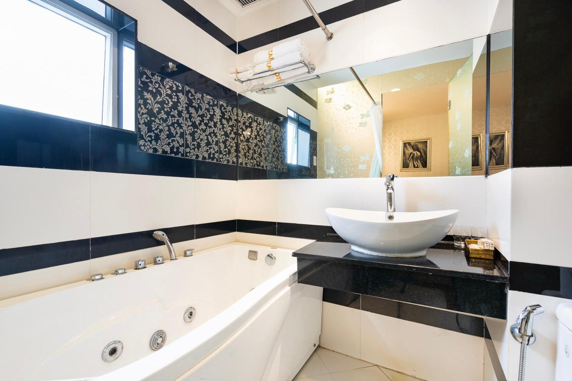 Golden Star 3* TP. Hồ Chí Minh
